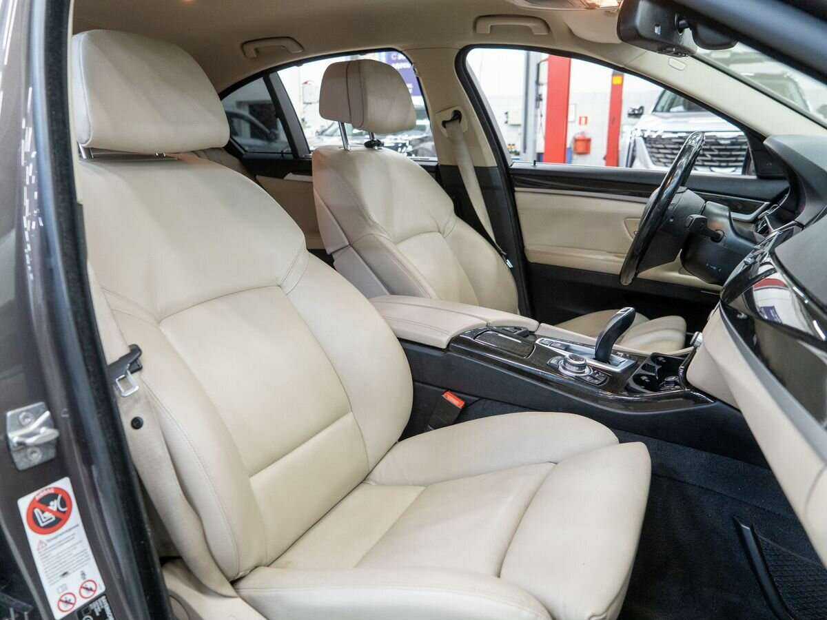 BMW 5 серии 535i xDrive, 2012 Фото №9