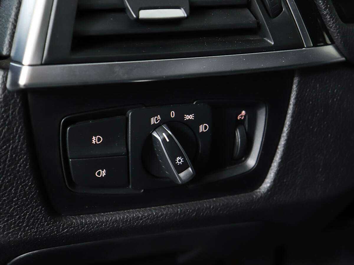 BMW 3 серии 320i xDrive, 2017 Фото №16