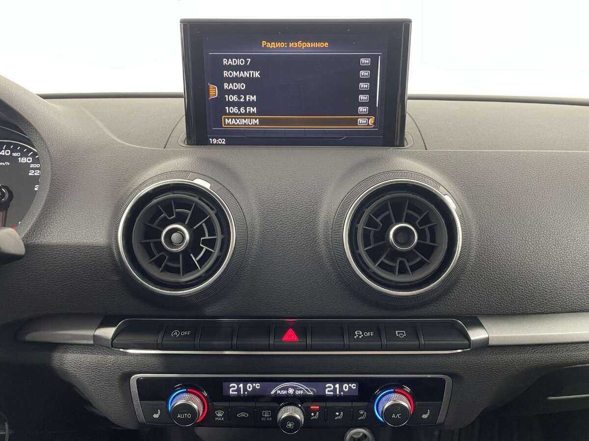 Audi A3, 2018 Фото №12