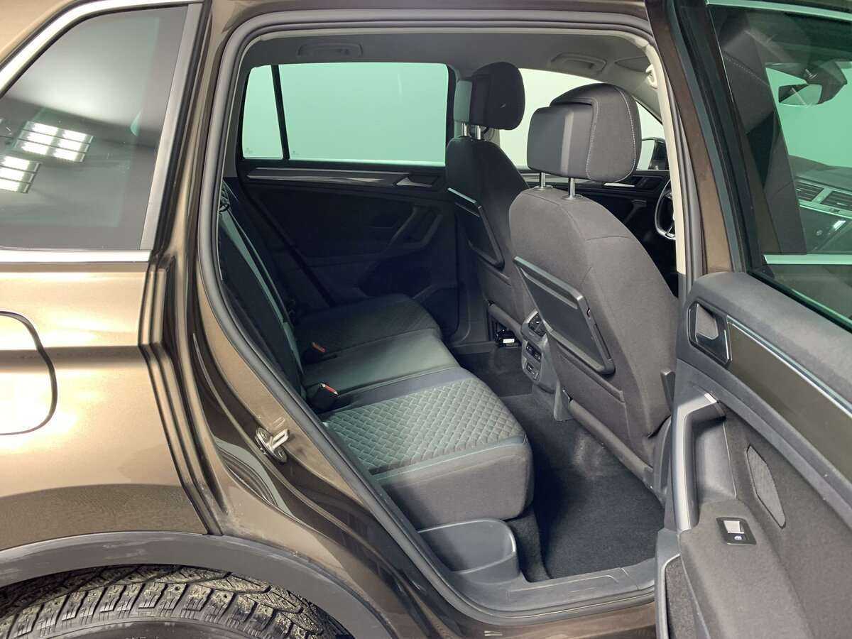 Volkswagen Tiguan, 2019 Фото №16