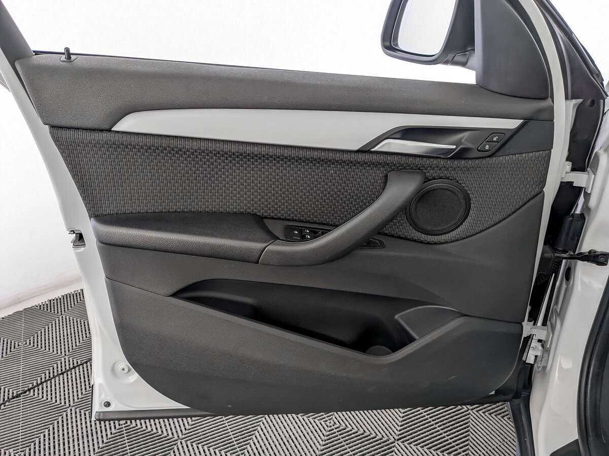 BMW X1 18i sDrive, 2019 Фото №15