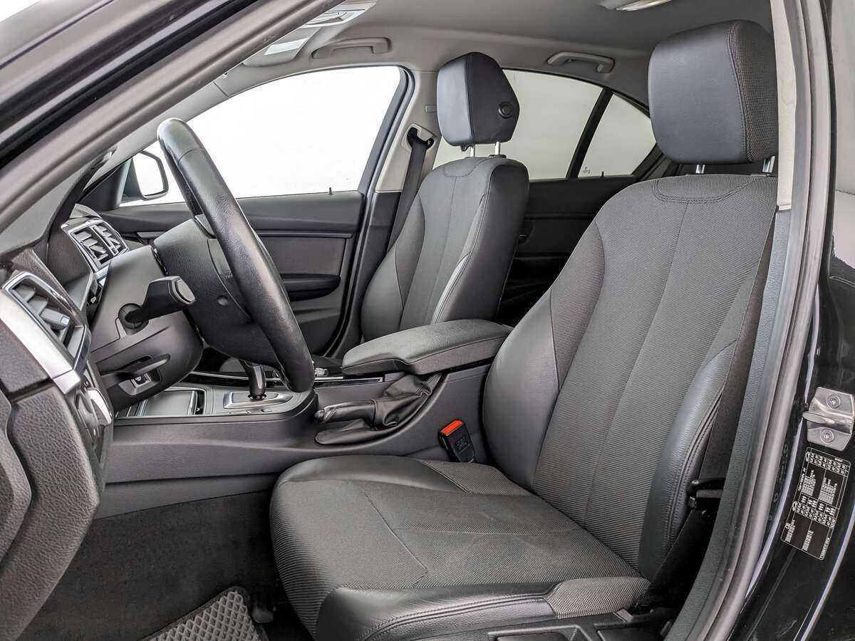 BMW 3 серии 318i, 2018 Фото №16