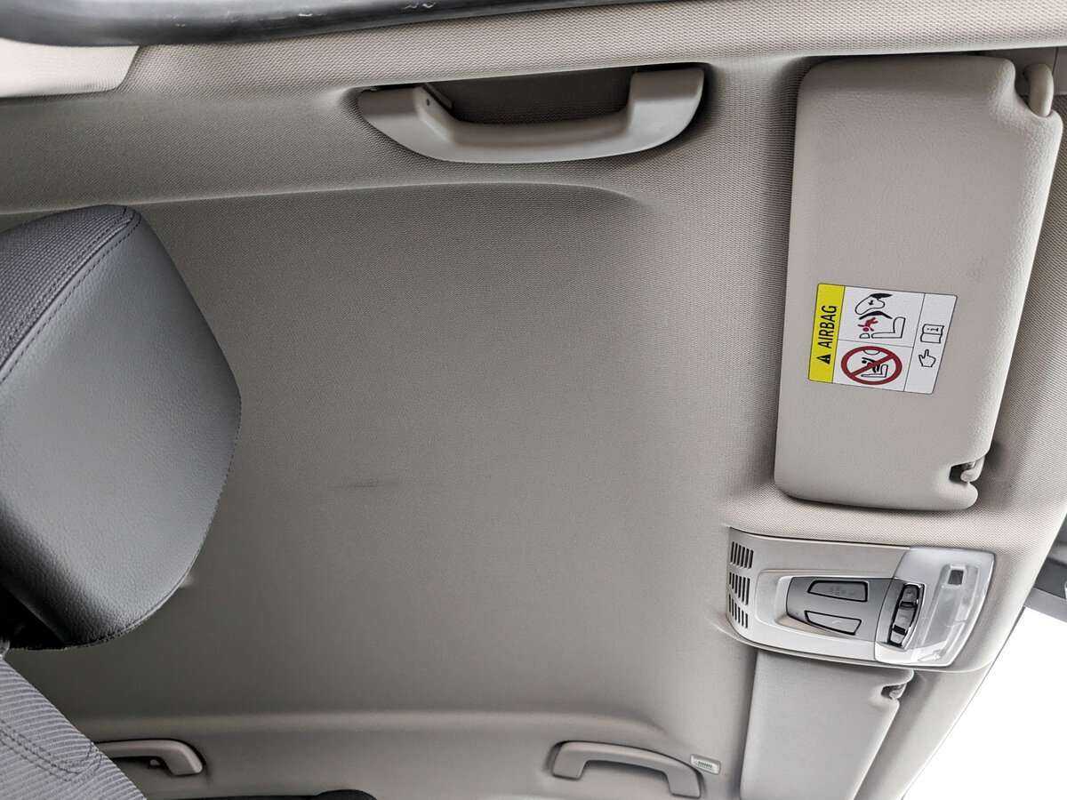 BMW 3 серии 318i, 2018 Фото №18