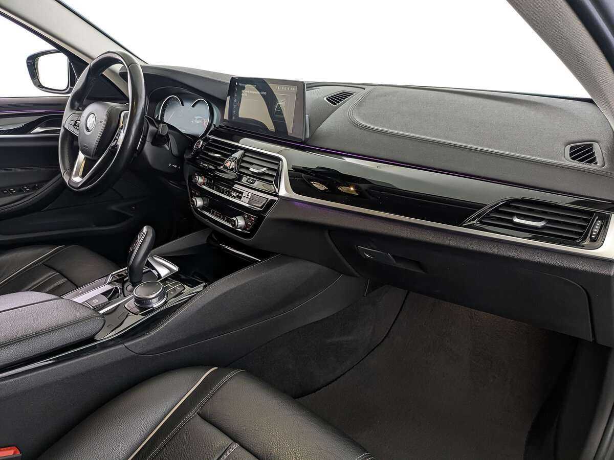 BMW 5 серии 520d, 2019 Фото №9