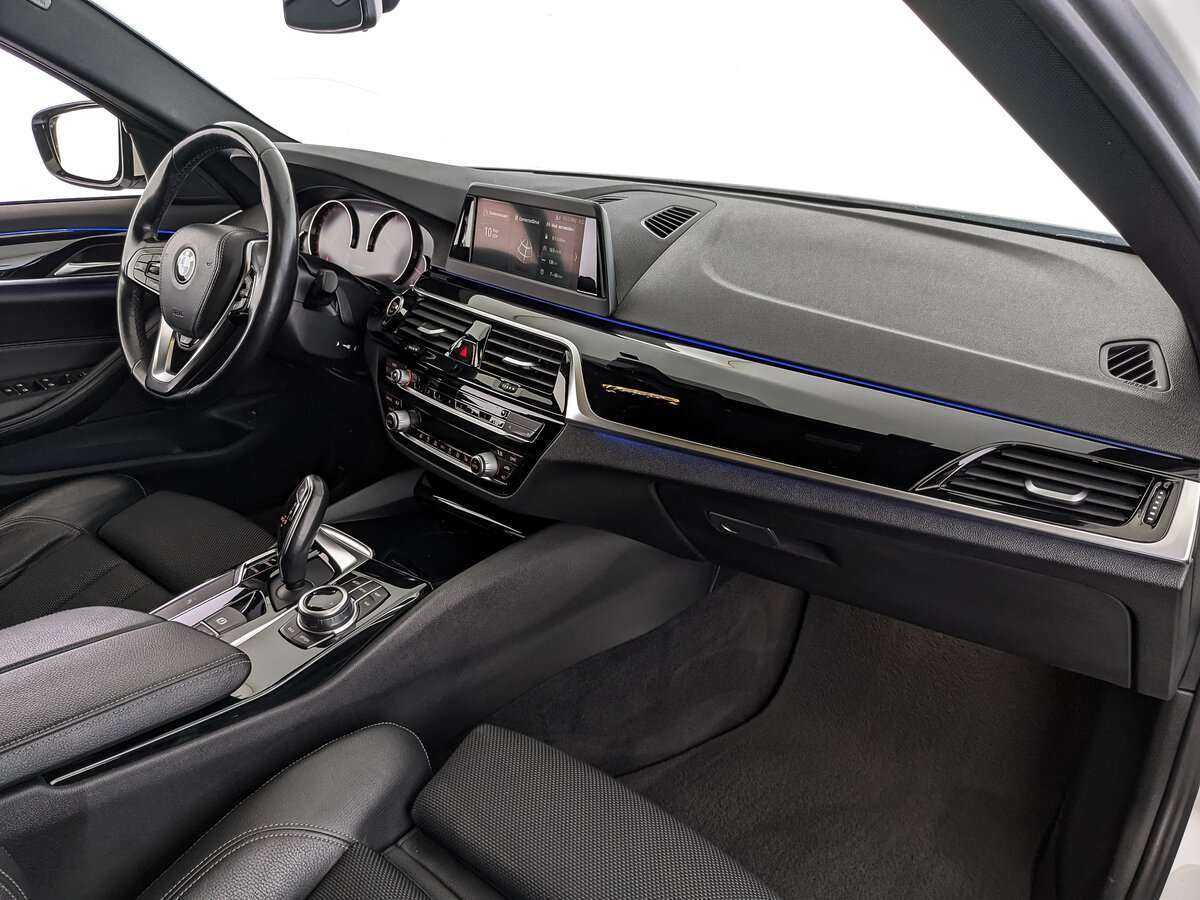 BMW 5 серии 520d, 2017 Фото №9