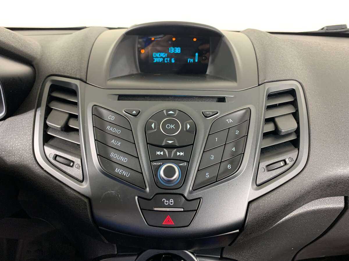 Ford Fiesta, 2016 Фото №16