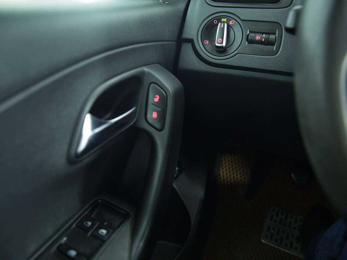 Volkswagen Polo, 2019 Фото №15