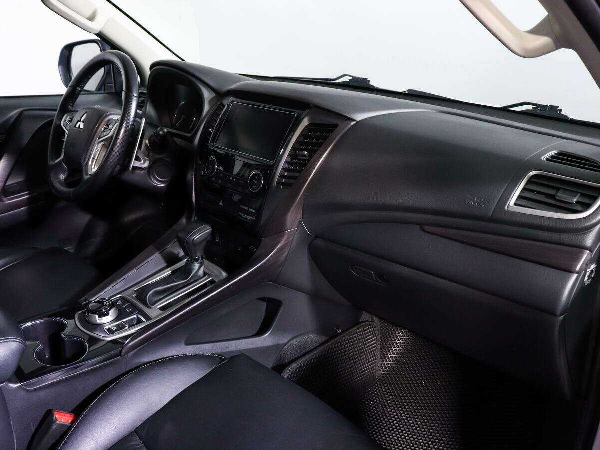 Mitsubishi Pajero Sport, 2018 - 132 074 км. | Фото №6
