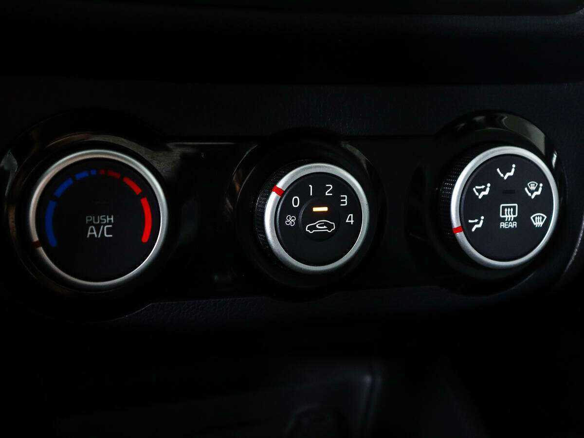 Kia Rio, 2017 Фото №16