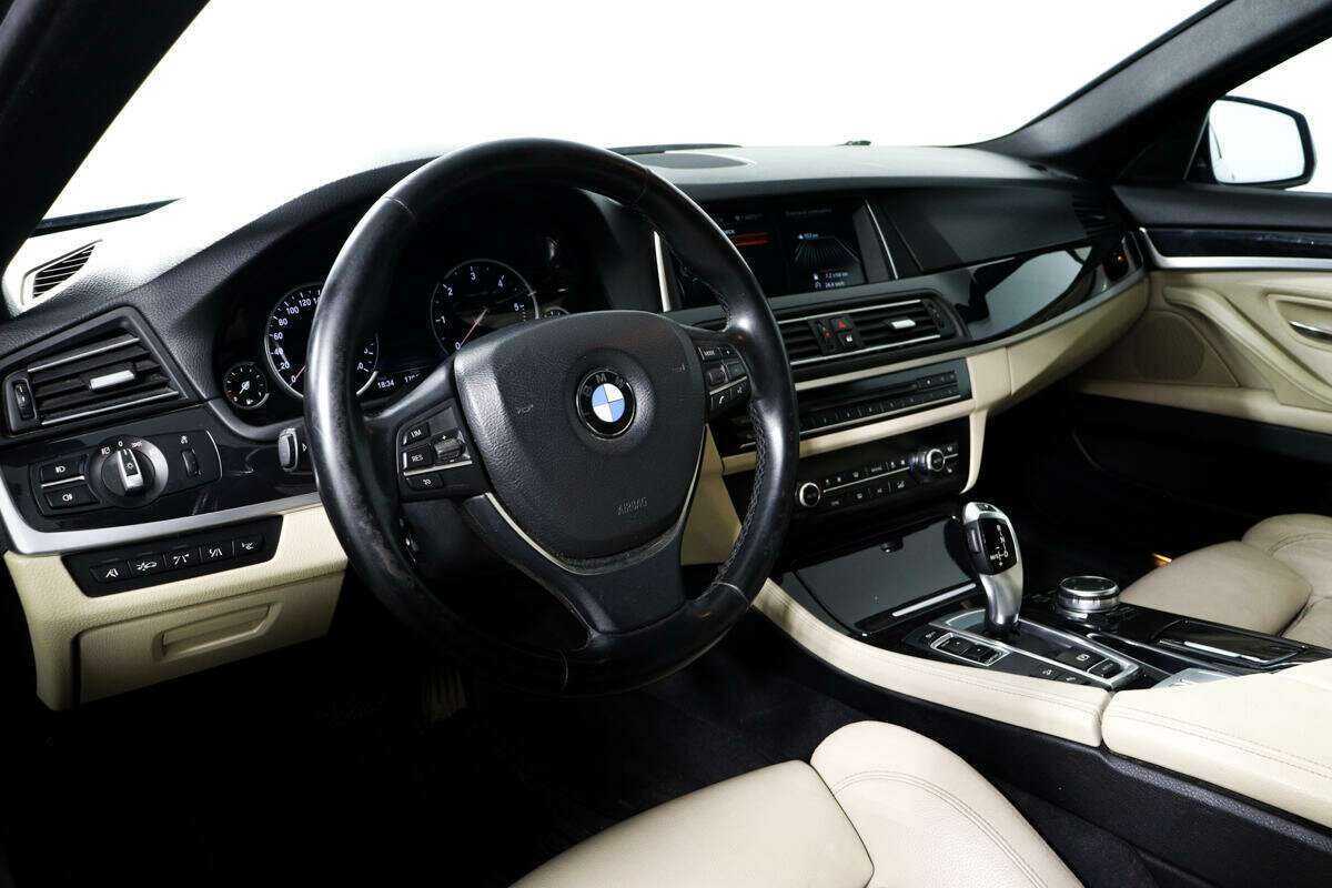 BMW 5 серии 525d xDrive, 2015 Фото №12
