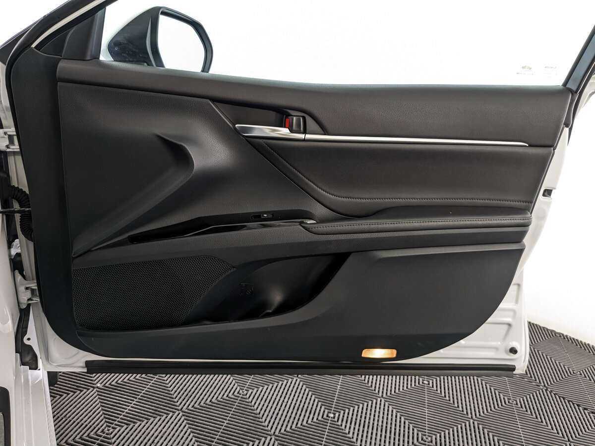 Toyota Camry, 2021 Фото №19