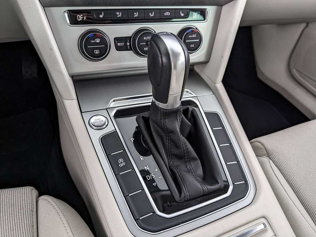 Volkswagen Passat, 2018 Фото №22