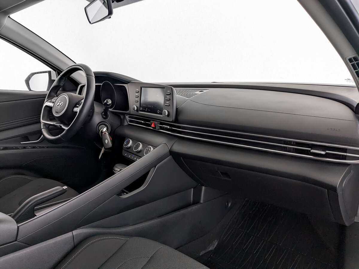 Hyundai Elantra, 2022 Фото №11