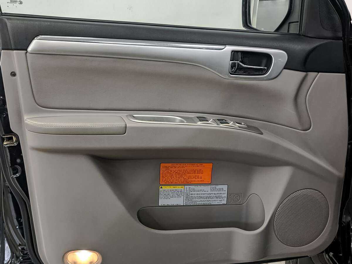 Mitsubishi Pajero Sport, 2012 Фото №15