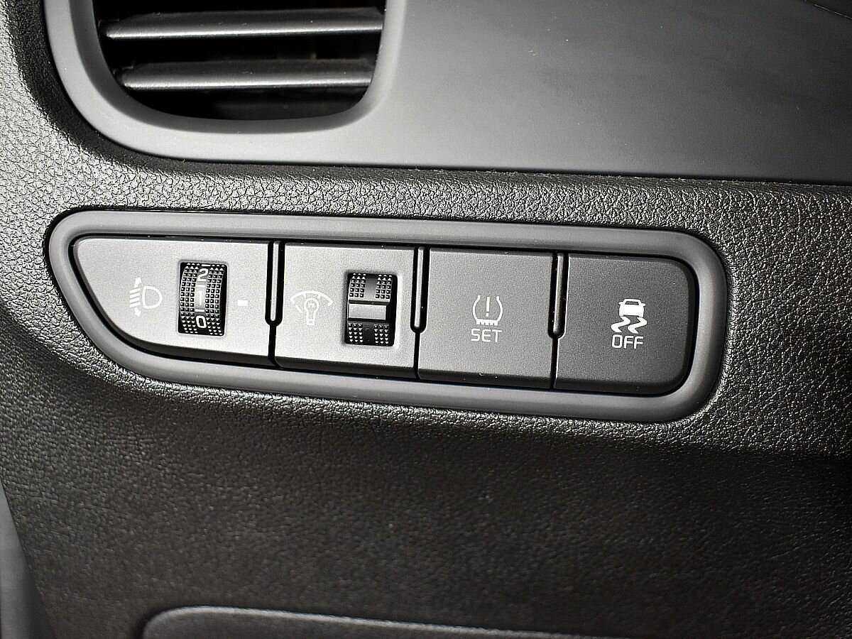 Kia Rio X-Line, 2018 Фото №16