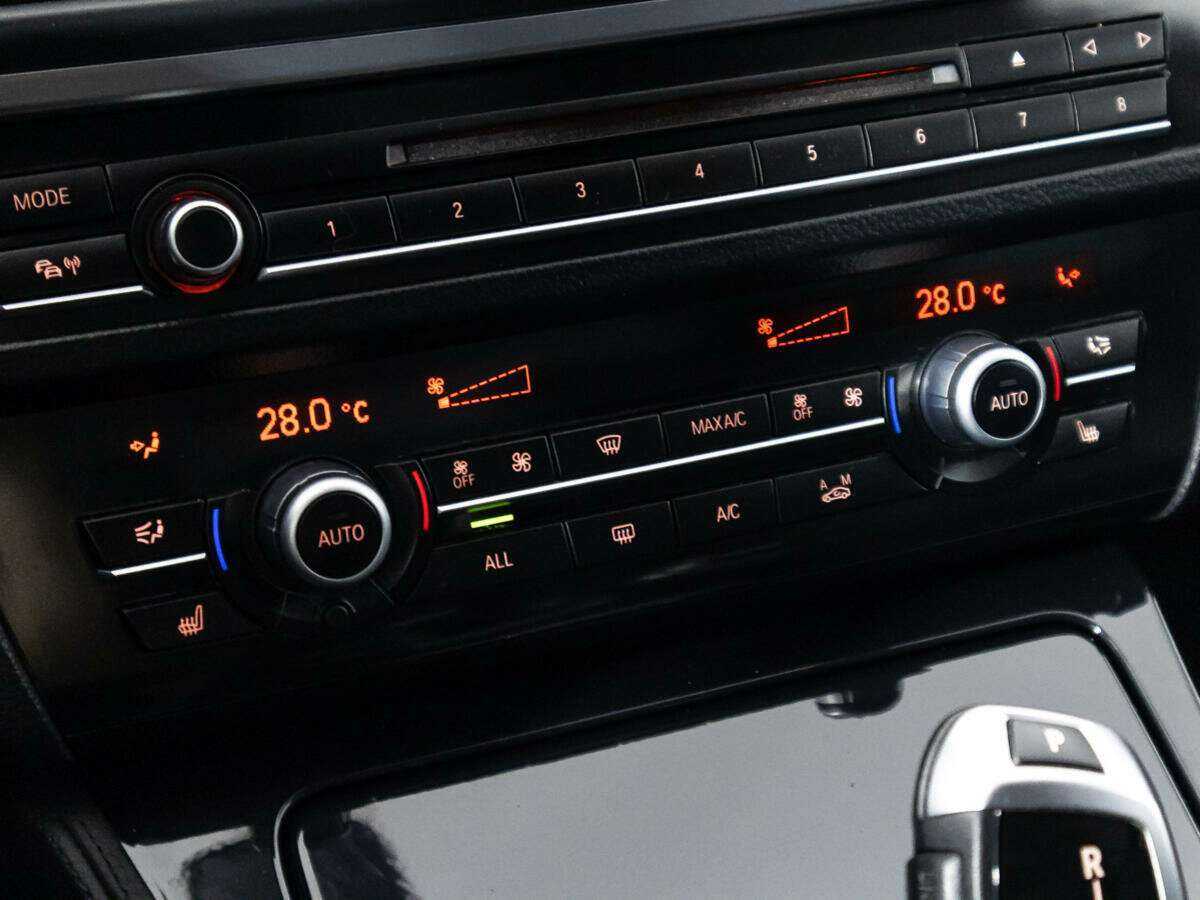 BMW 5 серии 528i, 2012 Фото №17