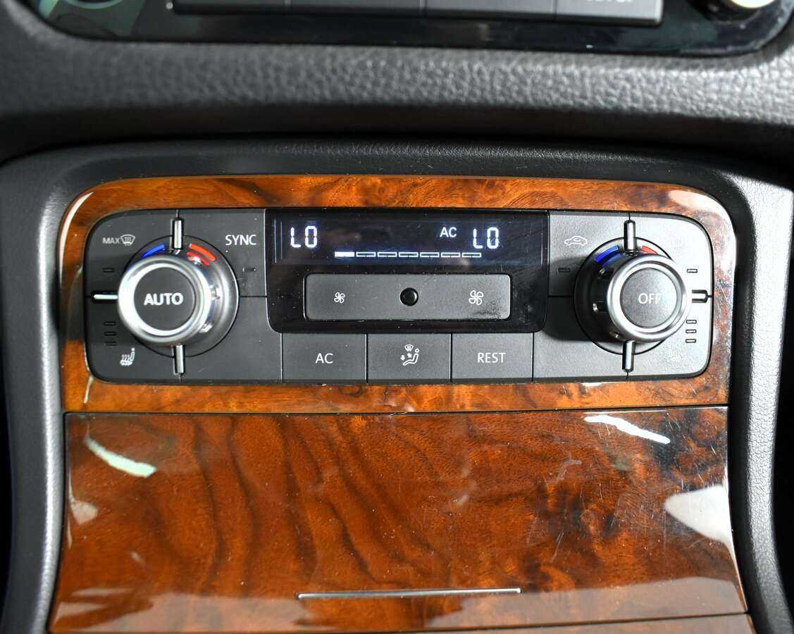 Volkswagen Touareg, 2012 Фото №12