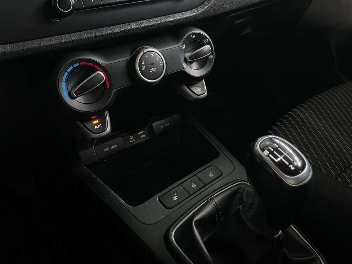 Kia Rio X-Line, 2018 Фото №14