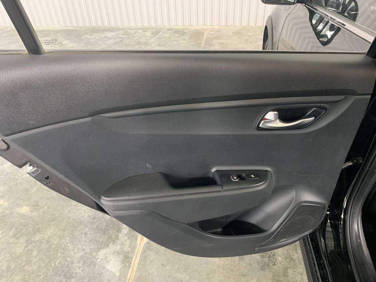 Kia Rio X-Line, 2018 Фото №18