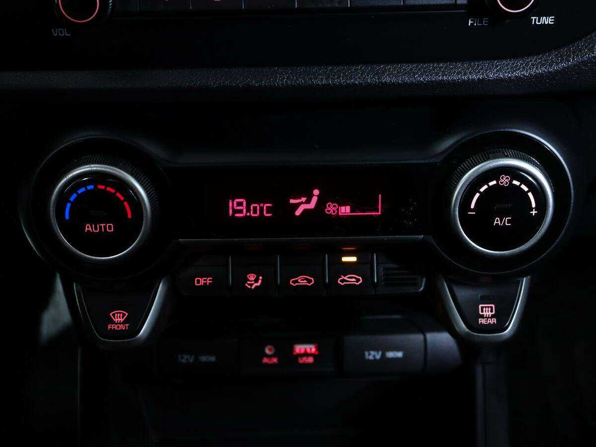 Kia Rio, 2019 Фото №19