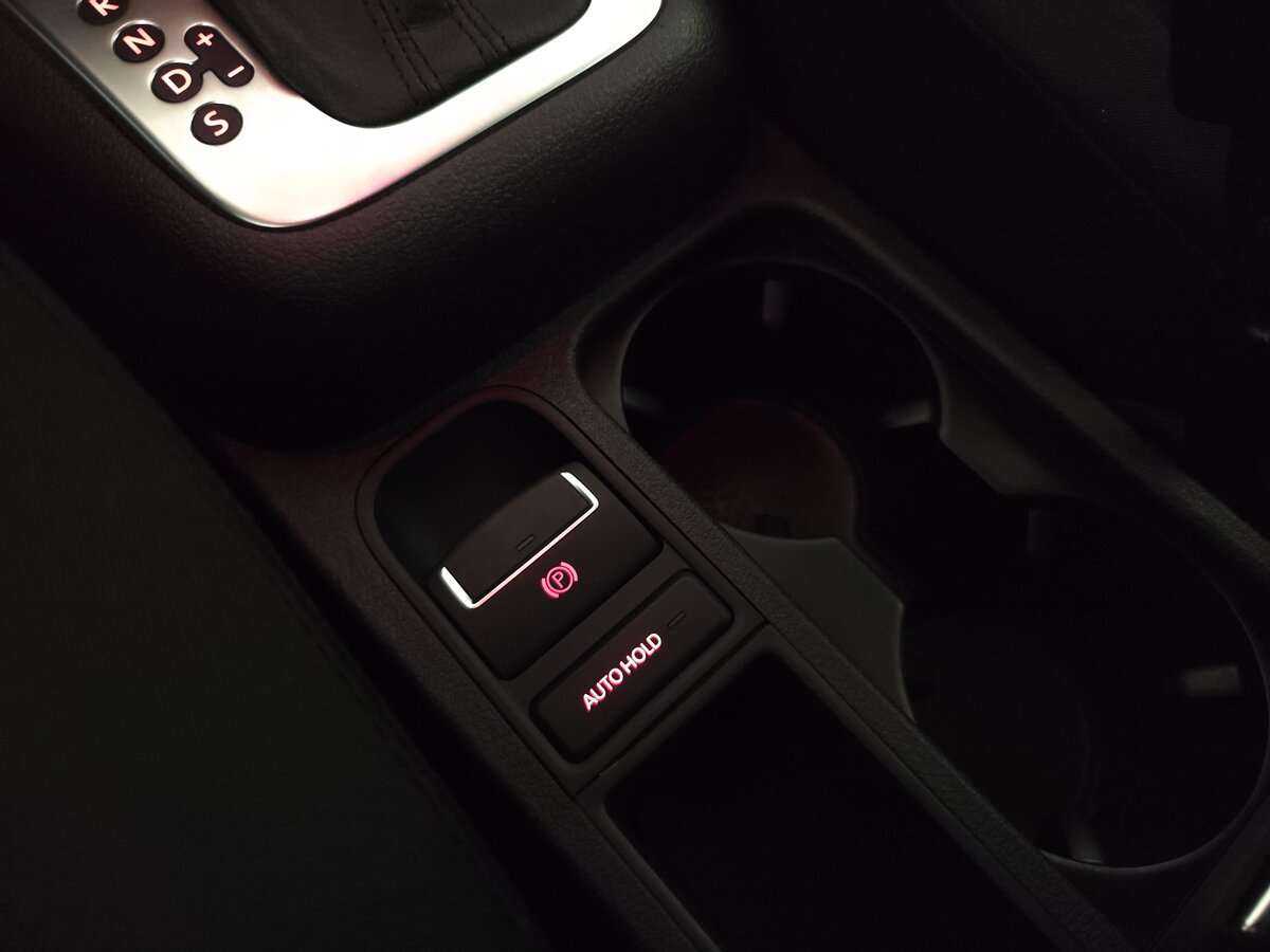 Volkswagen Tiguan, 2012 Фото №12