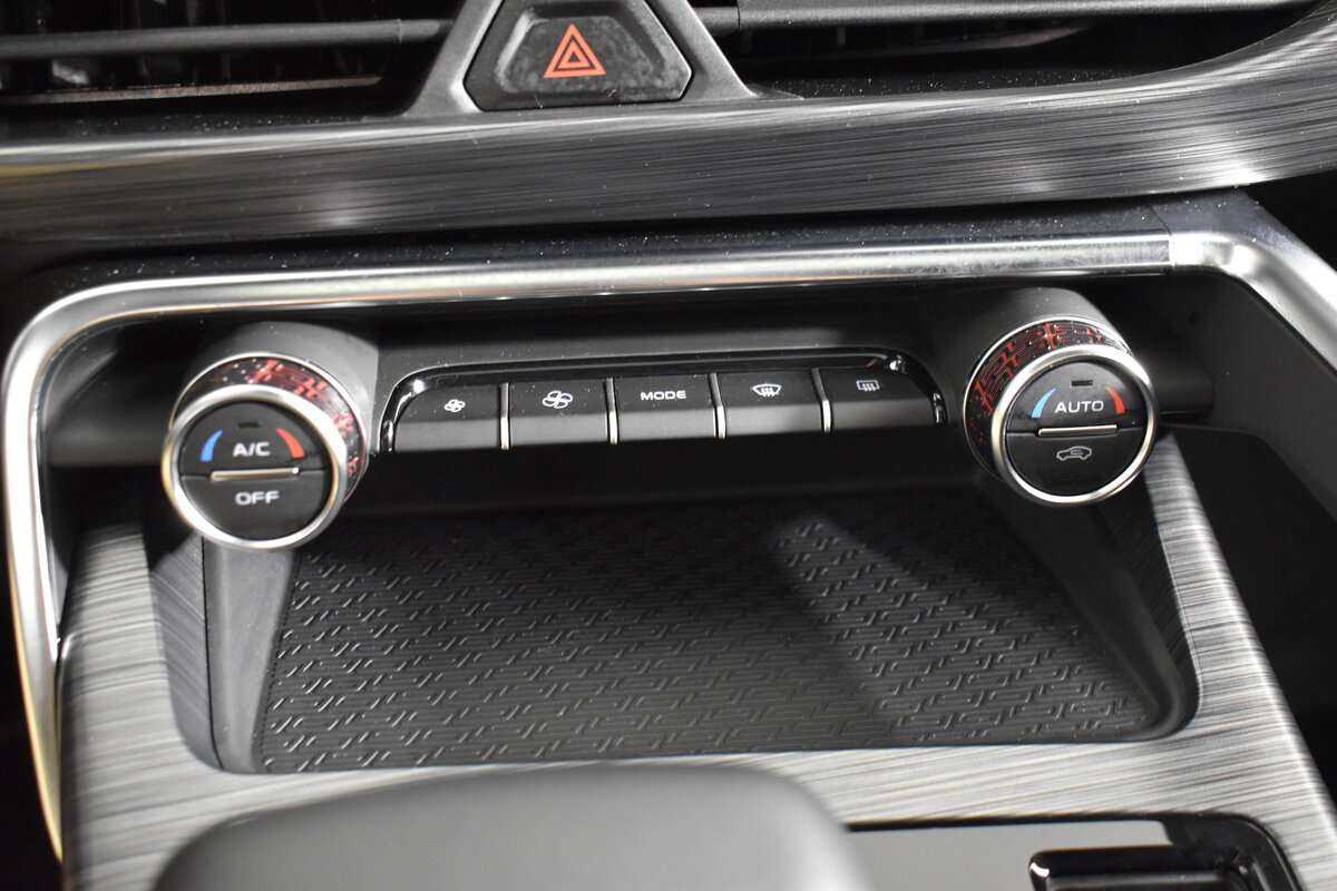 Geely Tugella, 2022 Фото №18