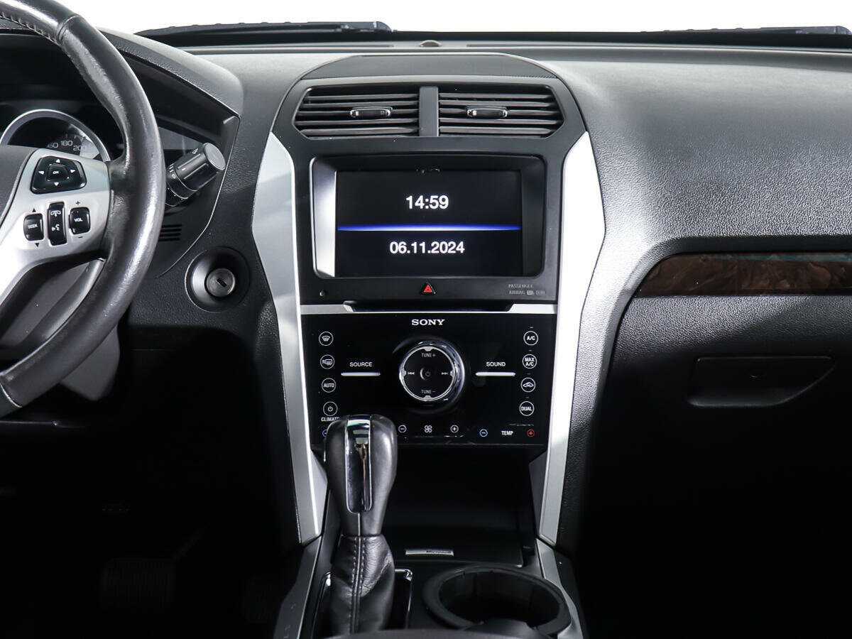 Ford Explorer, 2013 Фото №15