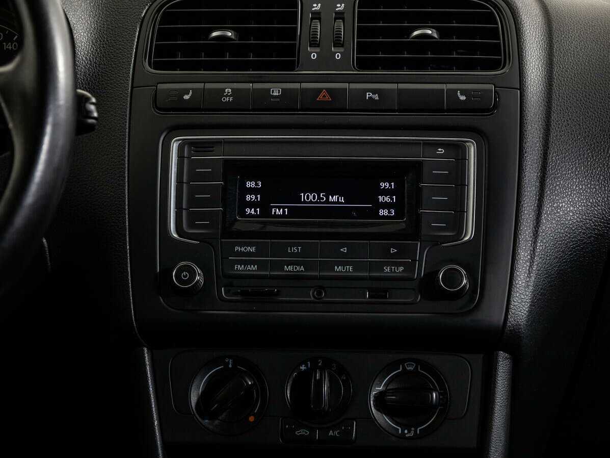 Volkswagen Polo, 2016 Фото №14