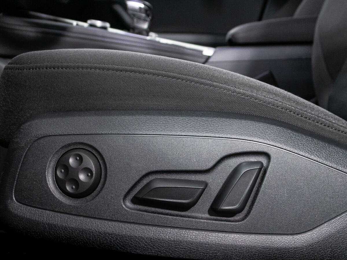 Audi A4, 2017 Фото №16