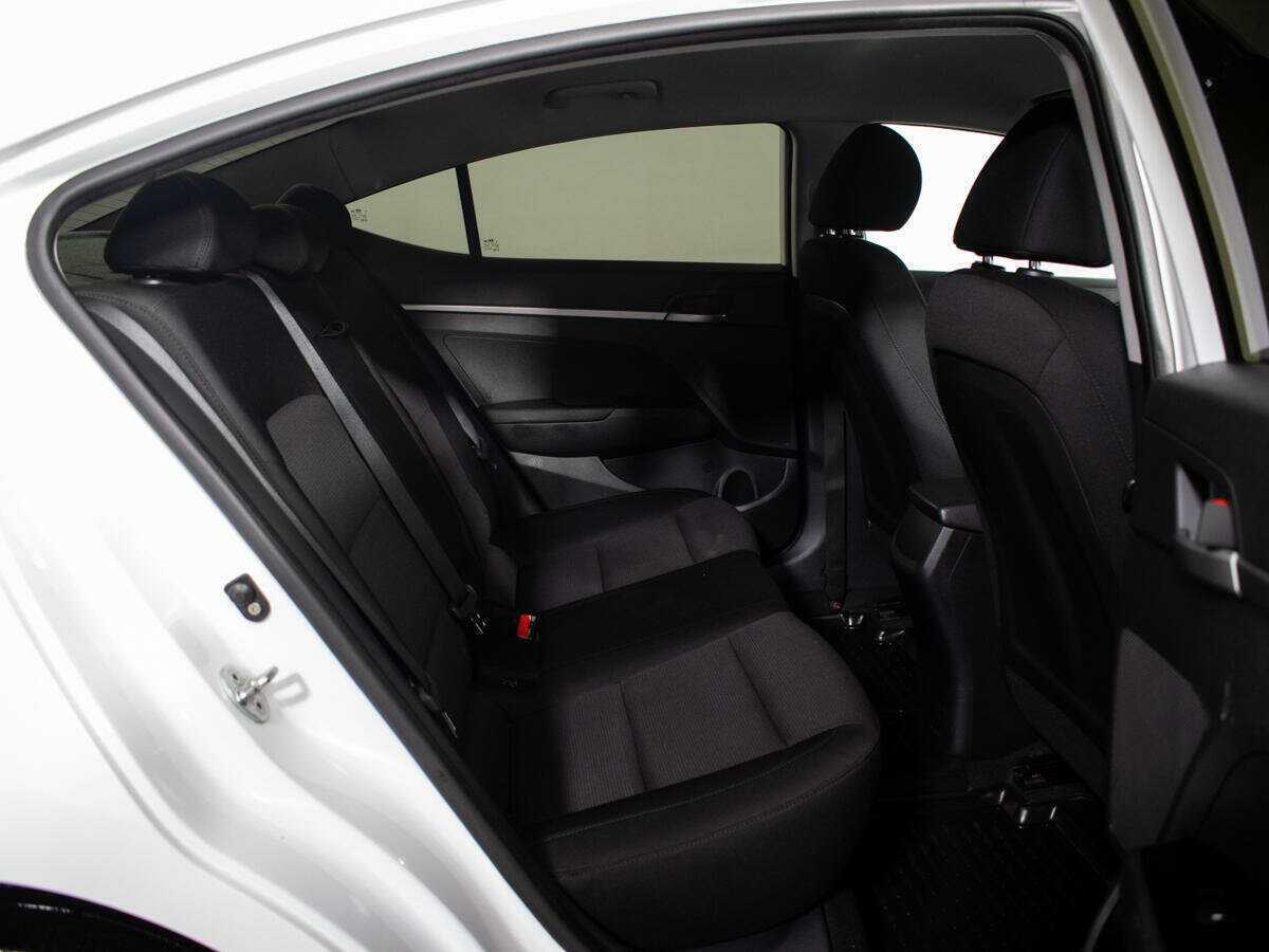 Hyundai Elantra, 2019 Фото №10