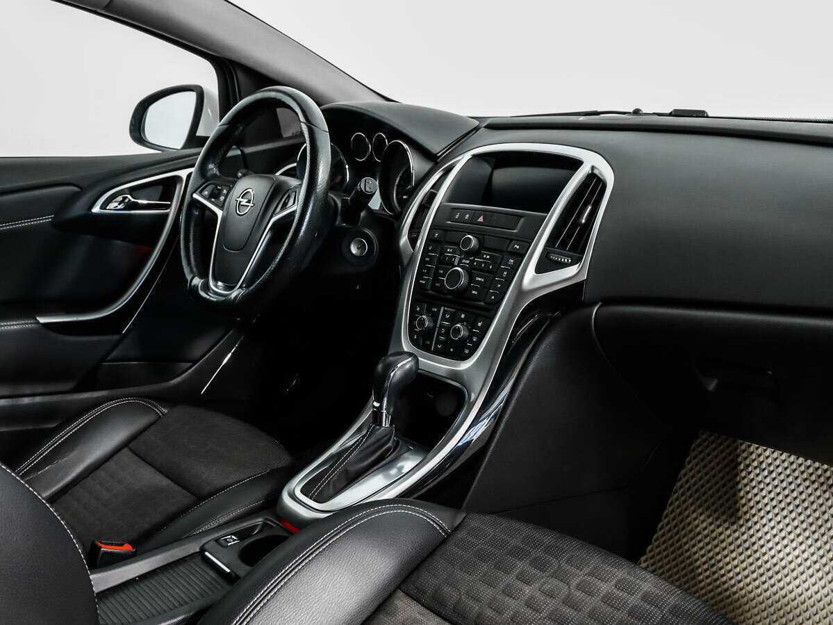 Opel Astra GTC, 2014 Фото №11