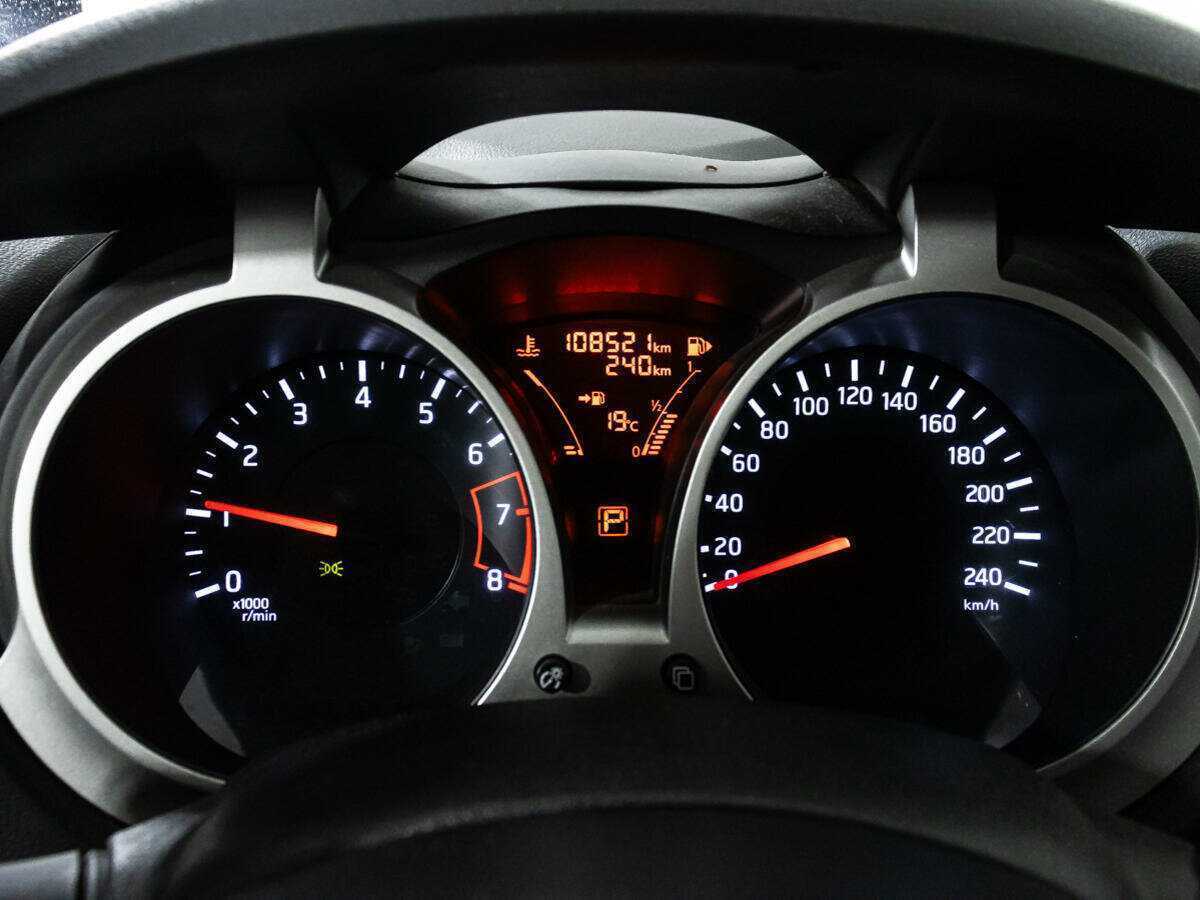 Nissan Juke, 2013 Фото №12