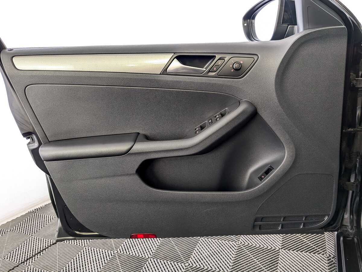 Volkswagen Jetta, 2015 Фото №15