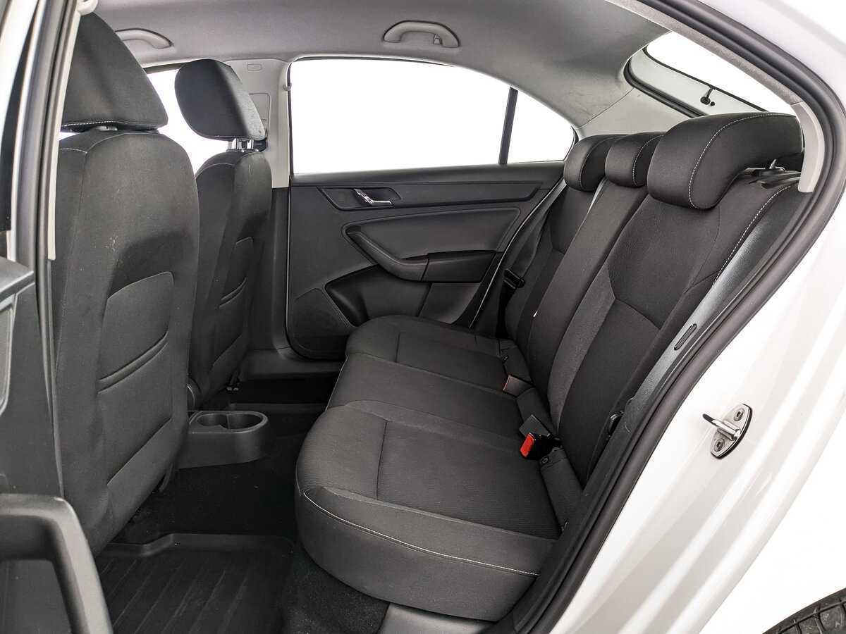 Skoda Rapid, 2015 Фото №14