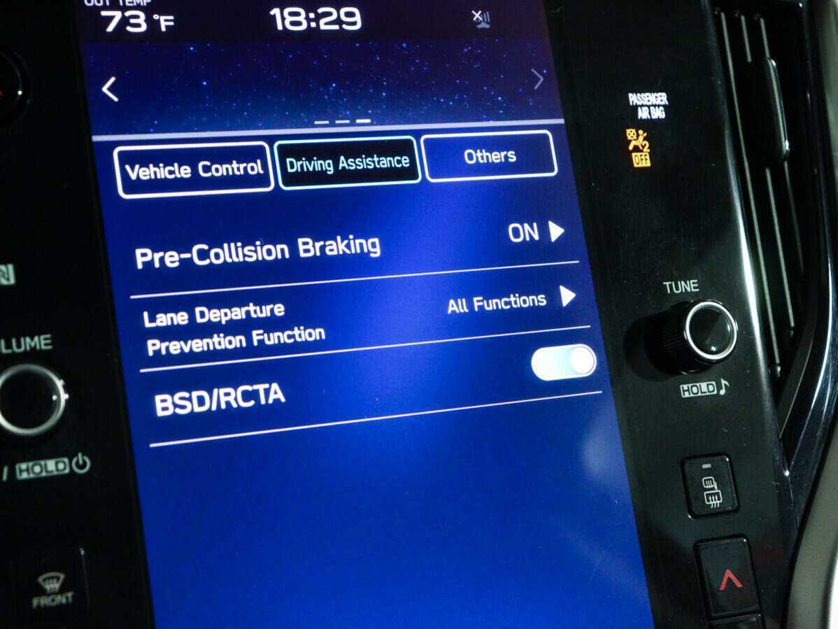 Subaru Legacy, 2020 Фото №19