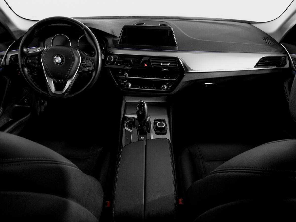 BMW 5 серии 520d xDrive, 2018 Фото №12