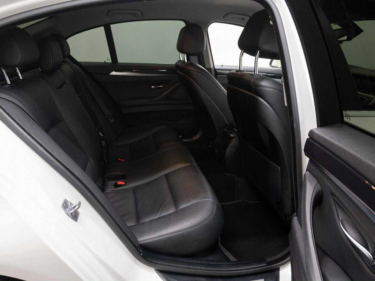 BMW 5 серии 528i xDrive, 2013 Фото №12