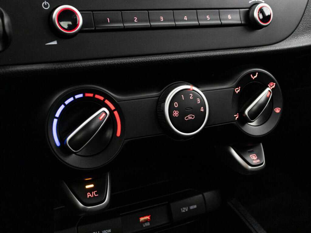 Kia Rio, 2020 Фото №16