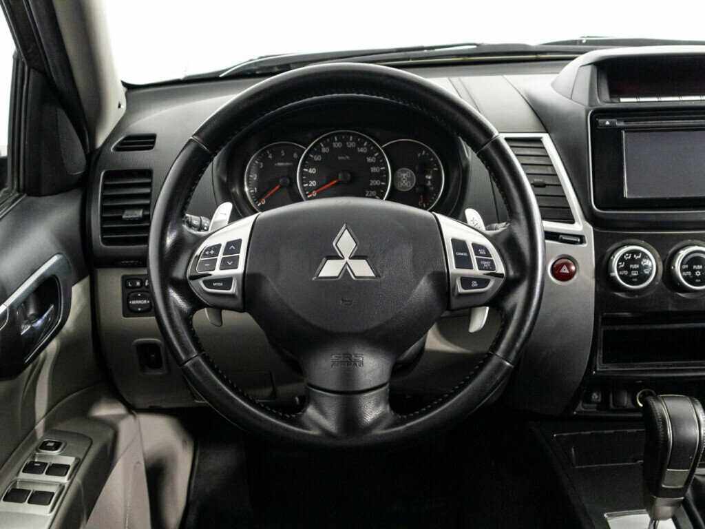 Mitsubishi Pajero Sport, 2014 Фото №16