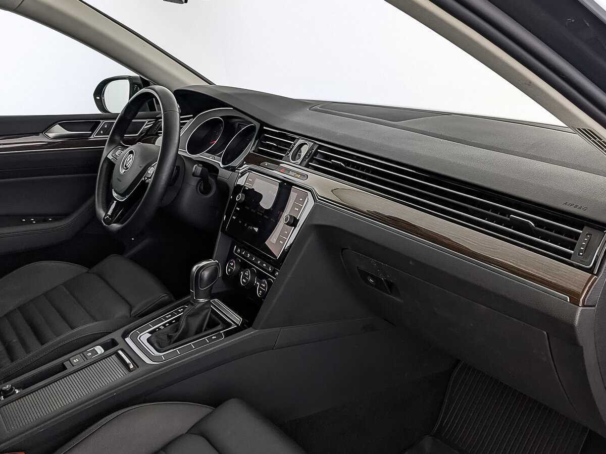 Volkswagen Passat, 2019 Фото №13
