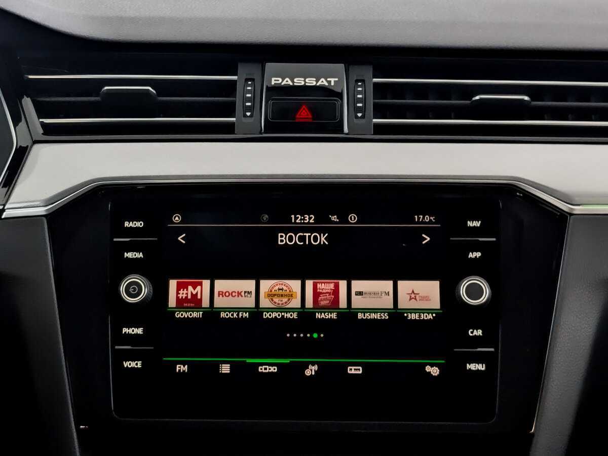 Volkswagen Passat, 2021 Фото №15