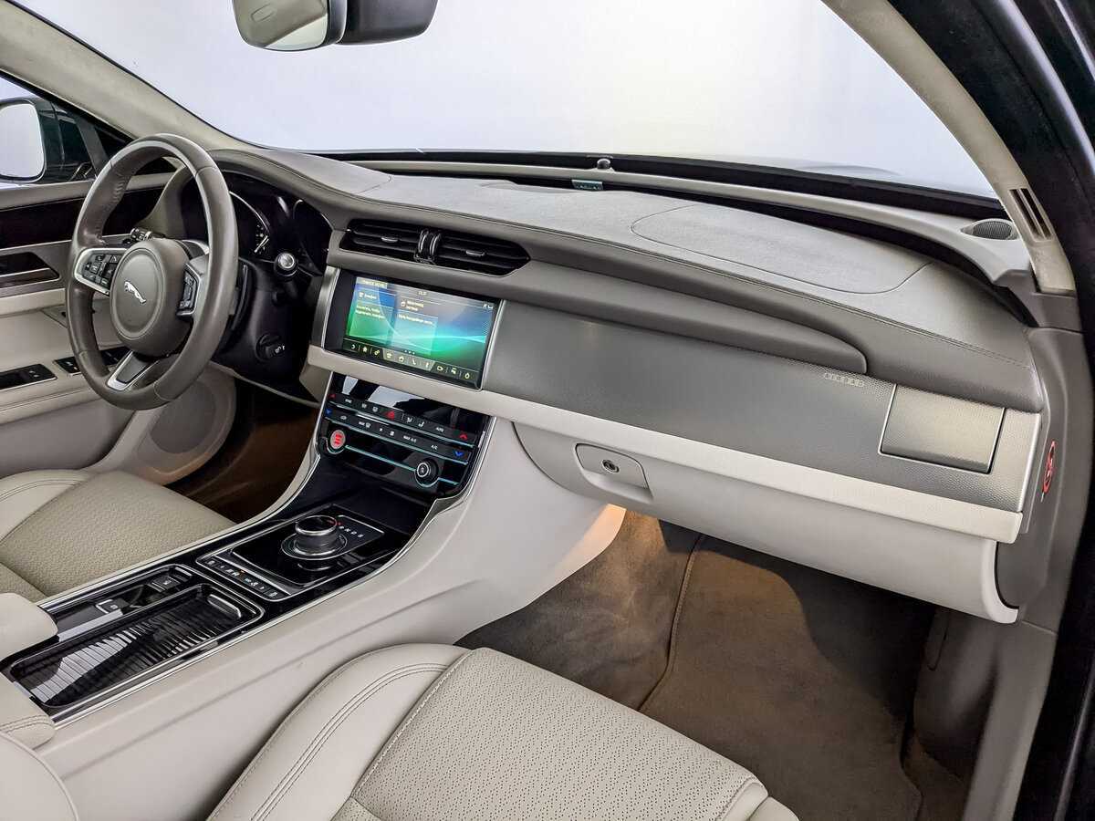 Jaguar XF, 2018 Фото №11