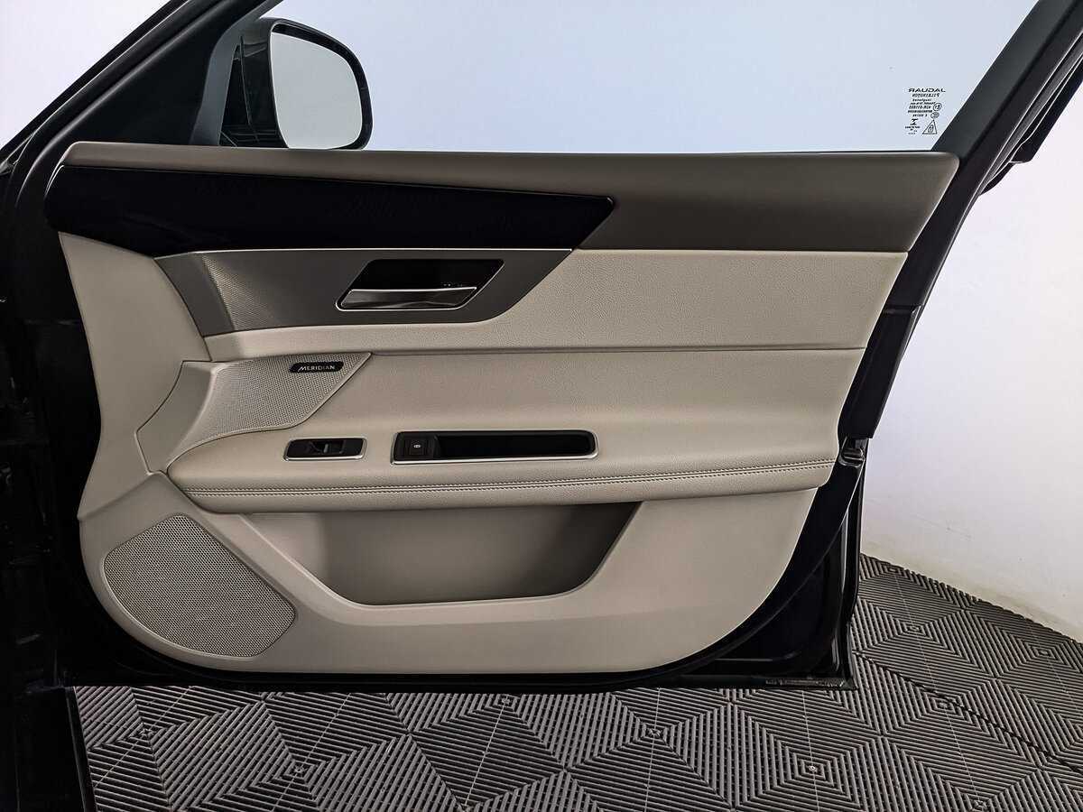 Jaguar XF, 2018 Фото №25