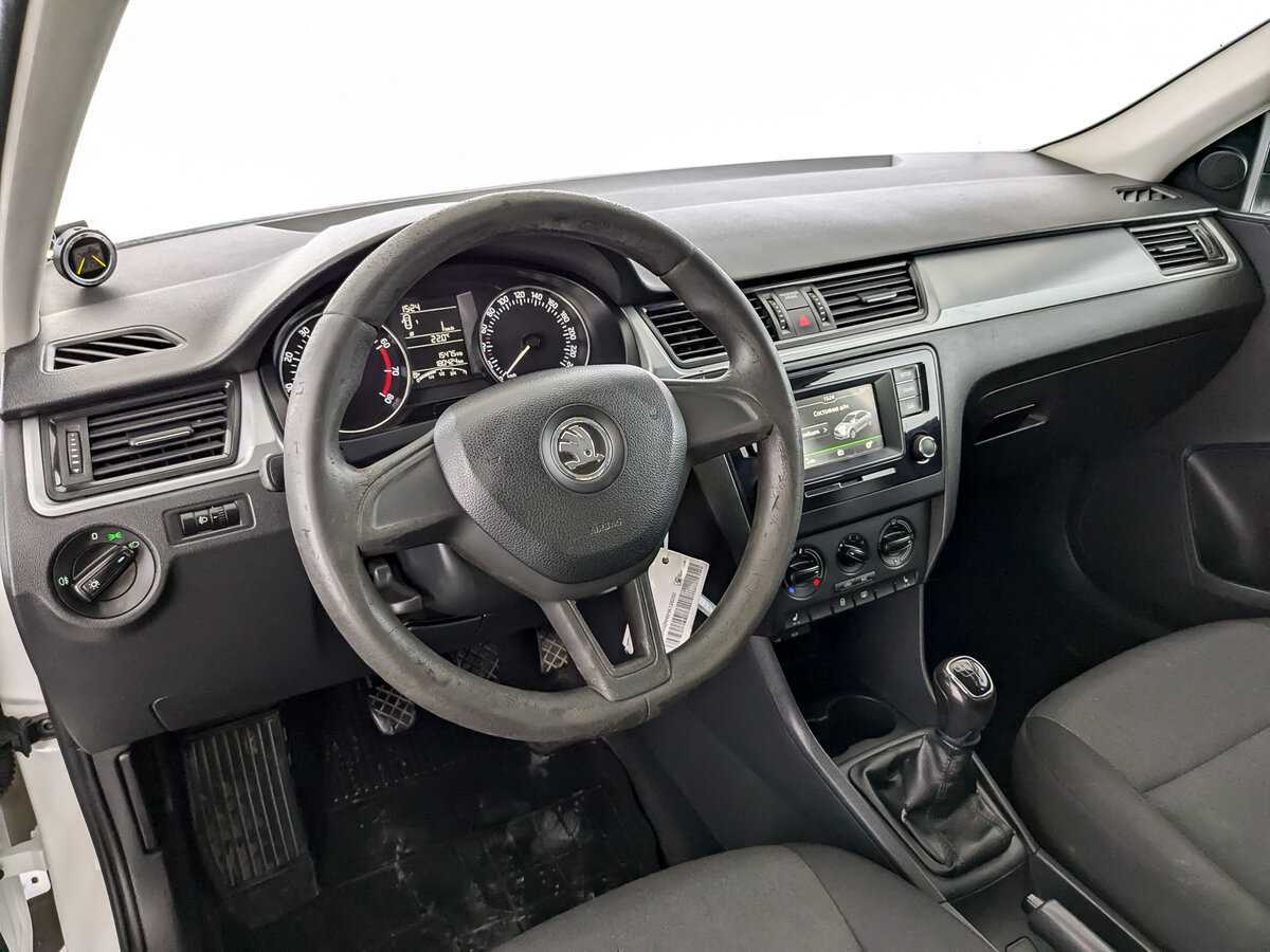 Skoda Rapid, 2017 Фото №16