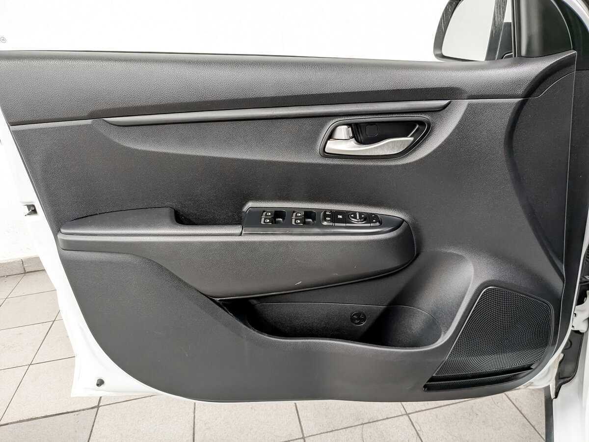 Kia Rio X-Line, 2020 Фото №19