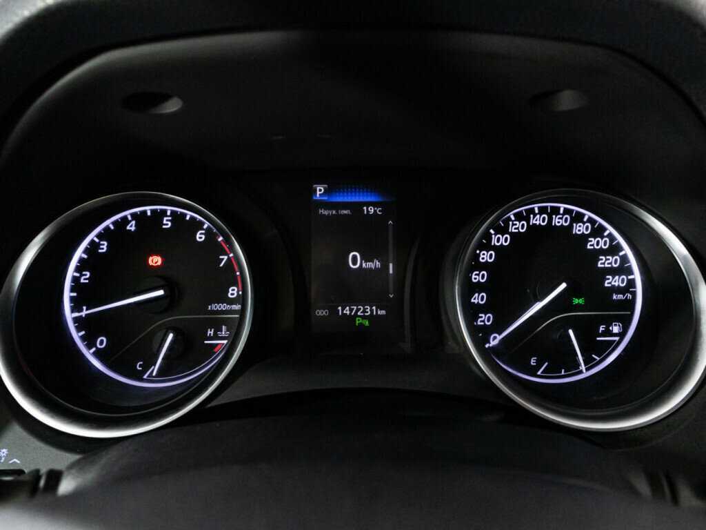 Toyota Camry, 2018 Фото №12