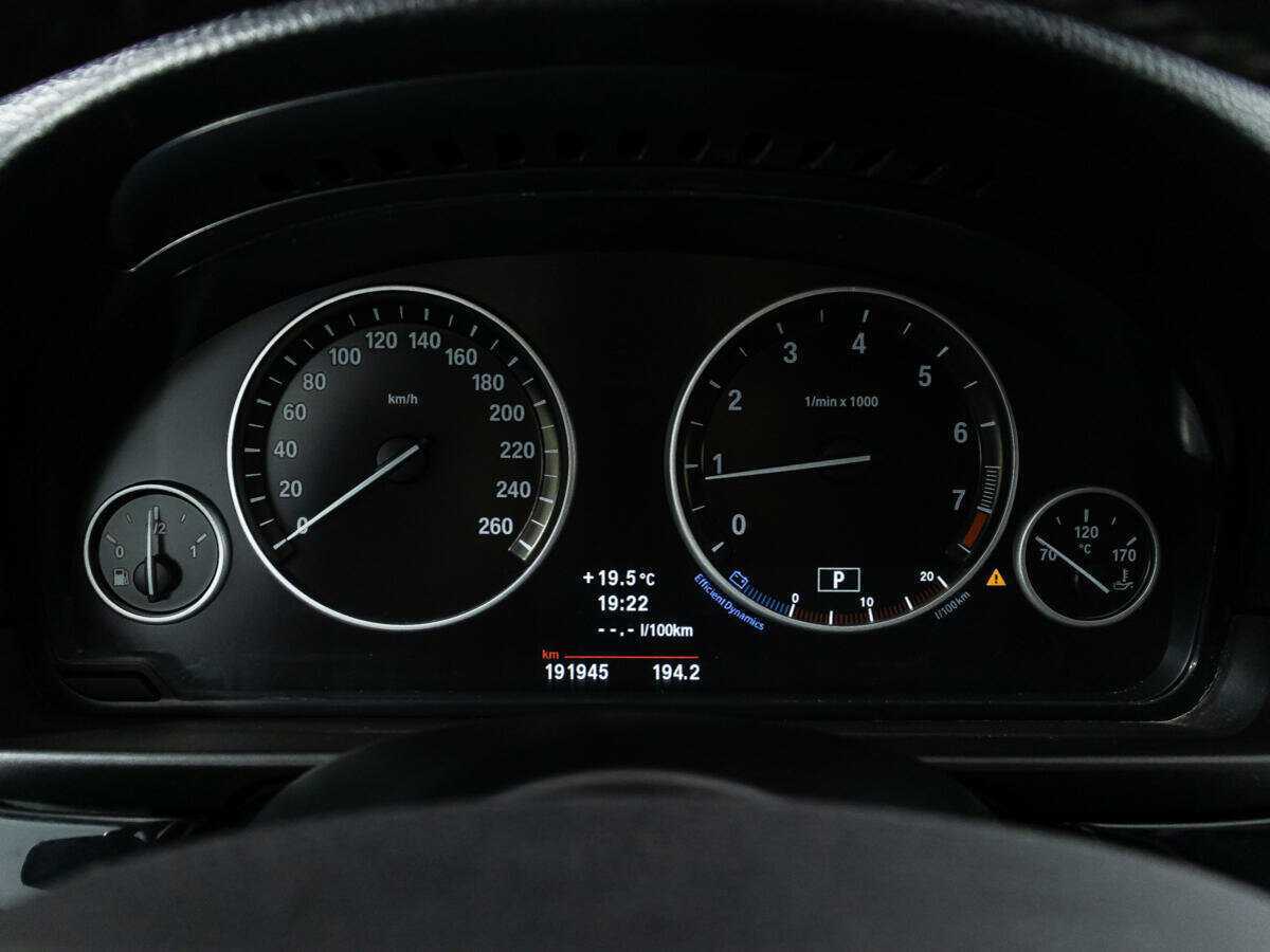 BMW 5 серии 520i, 2012 Фото №12