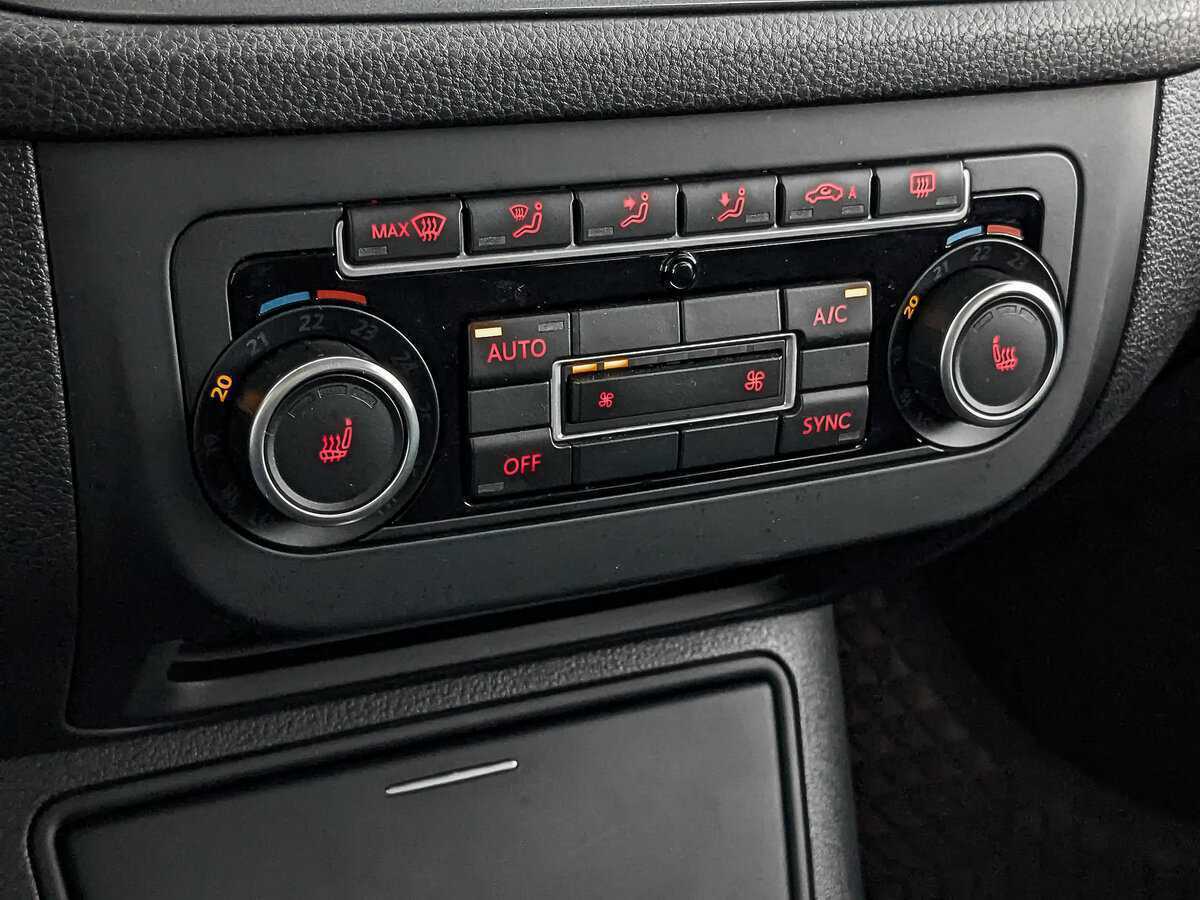 Volkswagen Tiguan, 2015 Фото №25