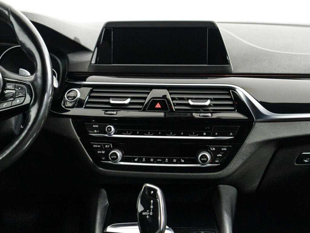 BMW 5 серии 520i, 2018 Фото №14