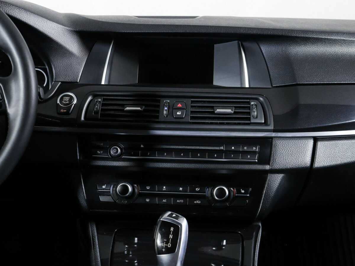 BMW 5 серии 520i, 2014 Фото №10
